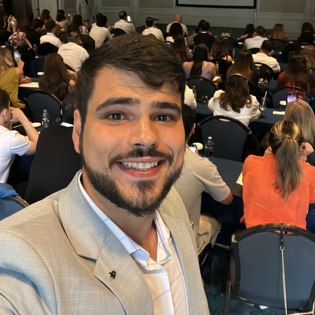 Mauricio Magnavita — Estratégia & Copy na Exos
